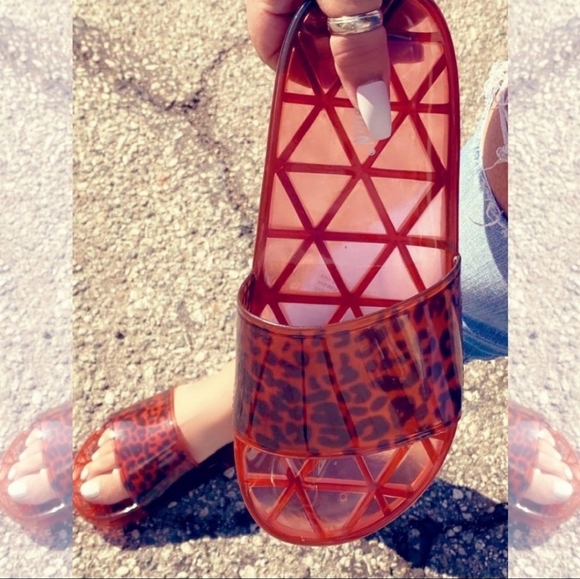 NEW! Hot-Girl-Summer Jelly Slides - Picture 4 of 4